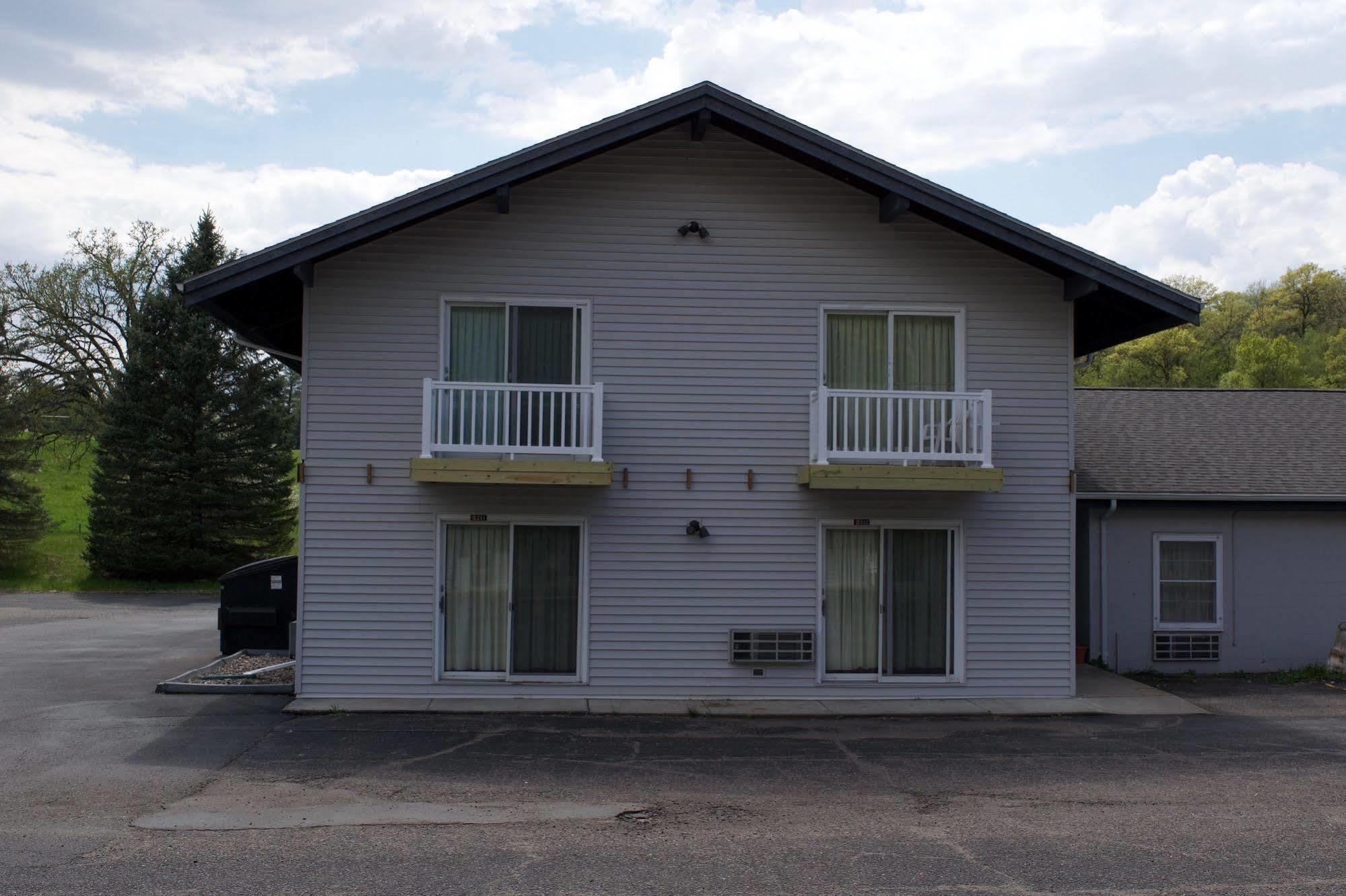Amerivu Inn & Suites - St Croix Falls Saint Croix Falls Екстериор снимка