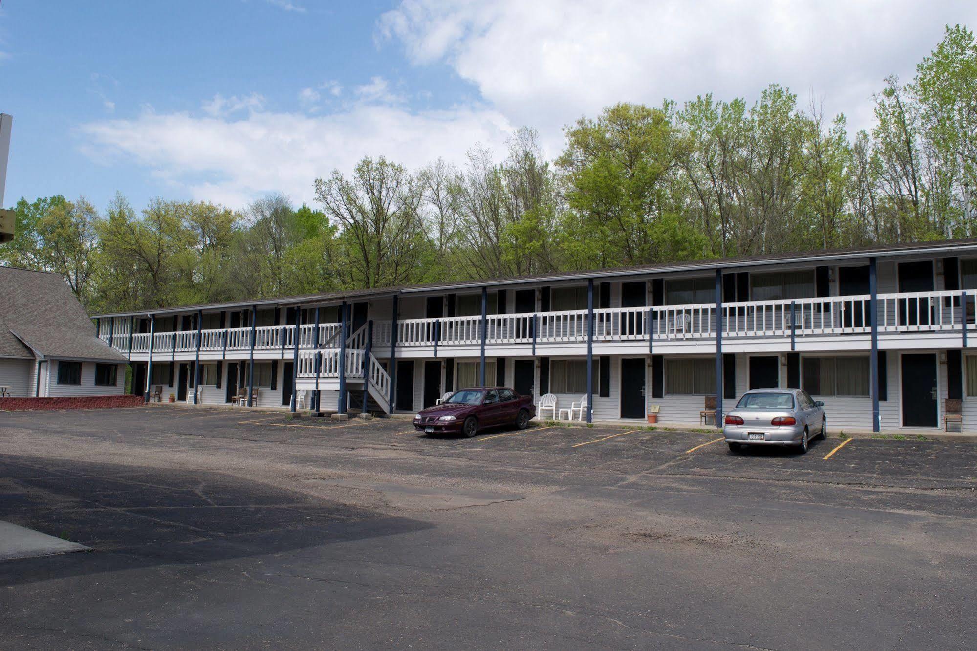 Amerivu Inn & Suites - St Croix Falls Saint Croix Falls Екстериор снимка