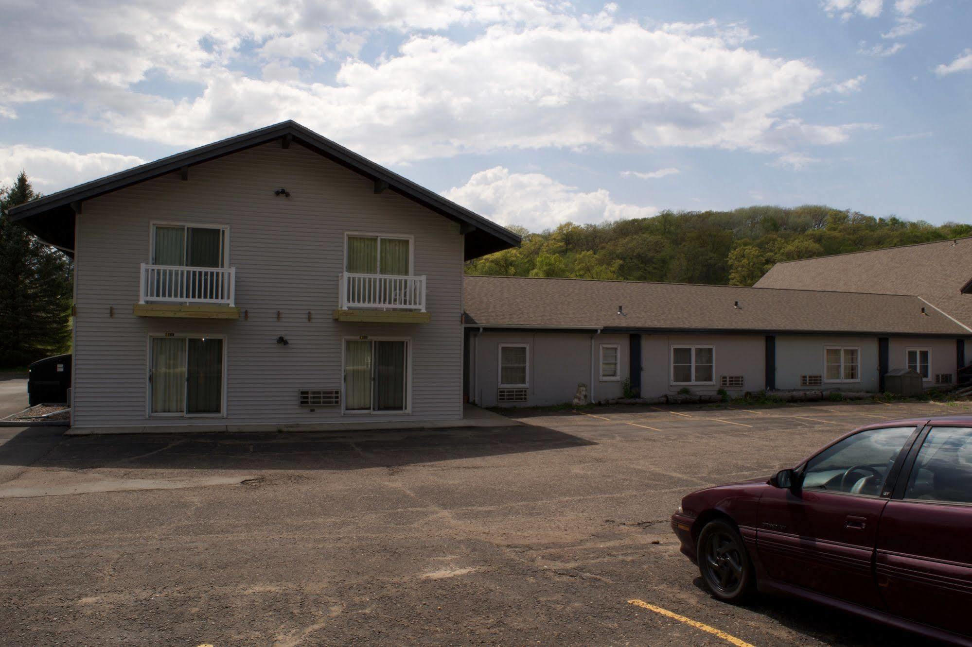 Amerivu Inn & Suites - St Croix Falls Saint Croix Falls Екстериор снимка