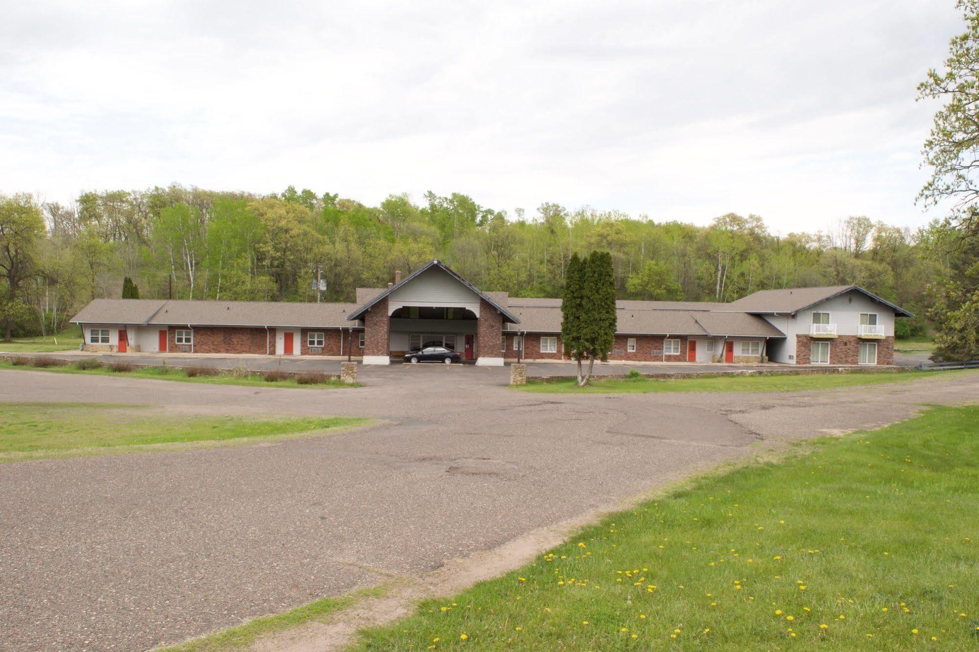 Amerivu Inn & Suites - St Croix Falls Saint Croix Falls Екстериор снимка